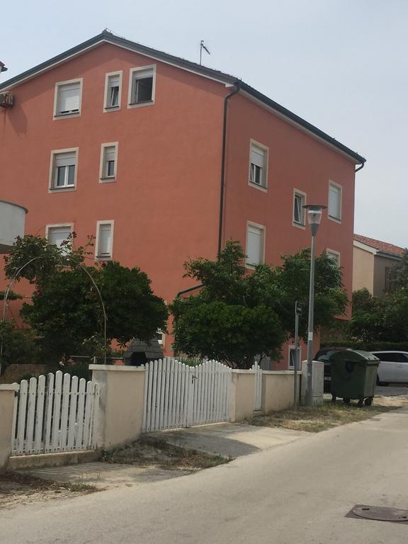 Apartments Vidovic Povljana Esterno foto
